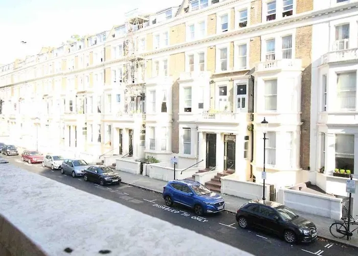 Wonderful Apartment In Earl\'S Court