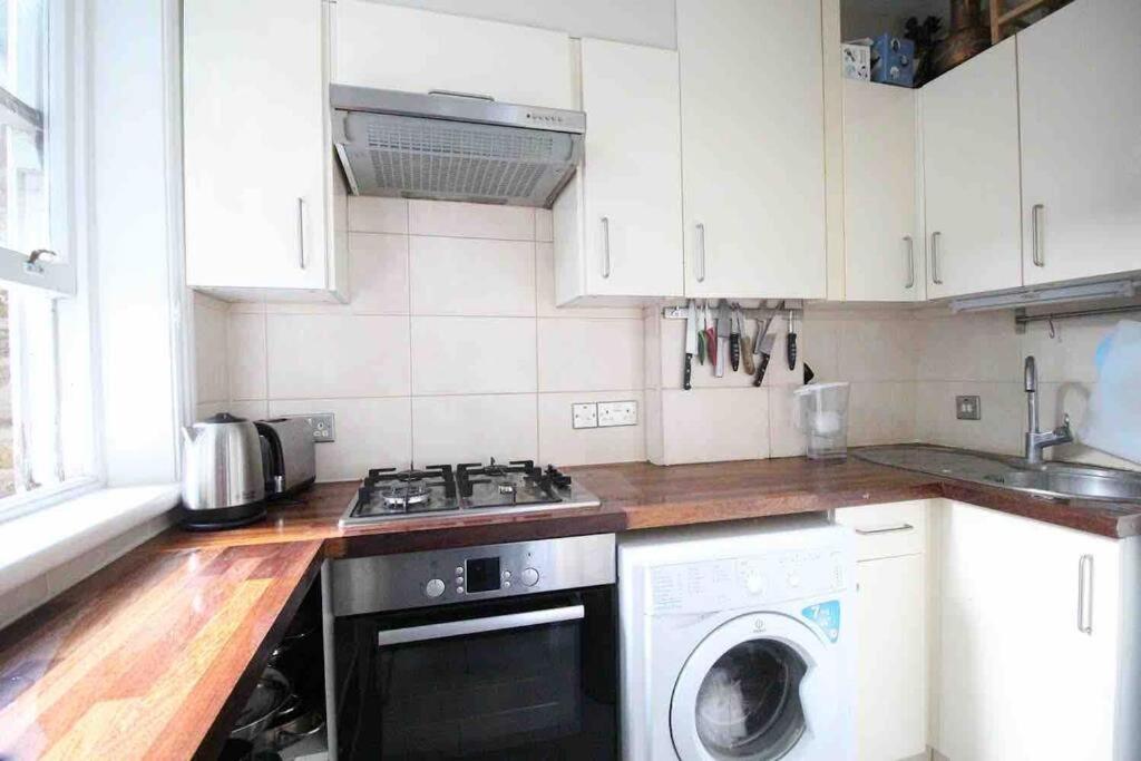 Wonderful In Earl's Court * Londen
